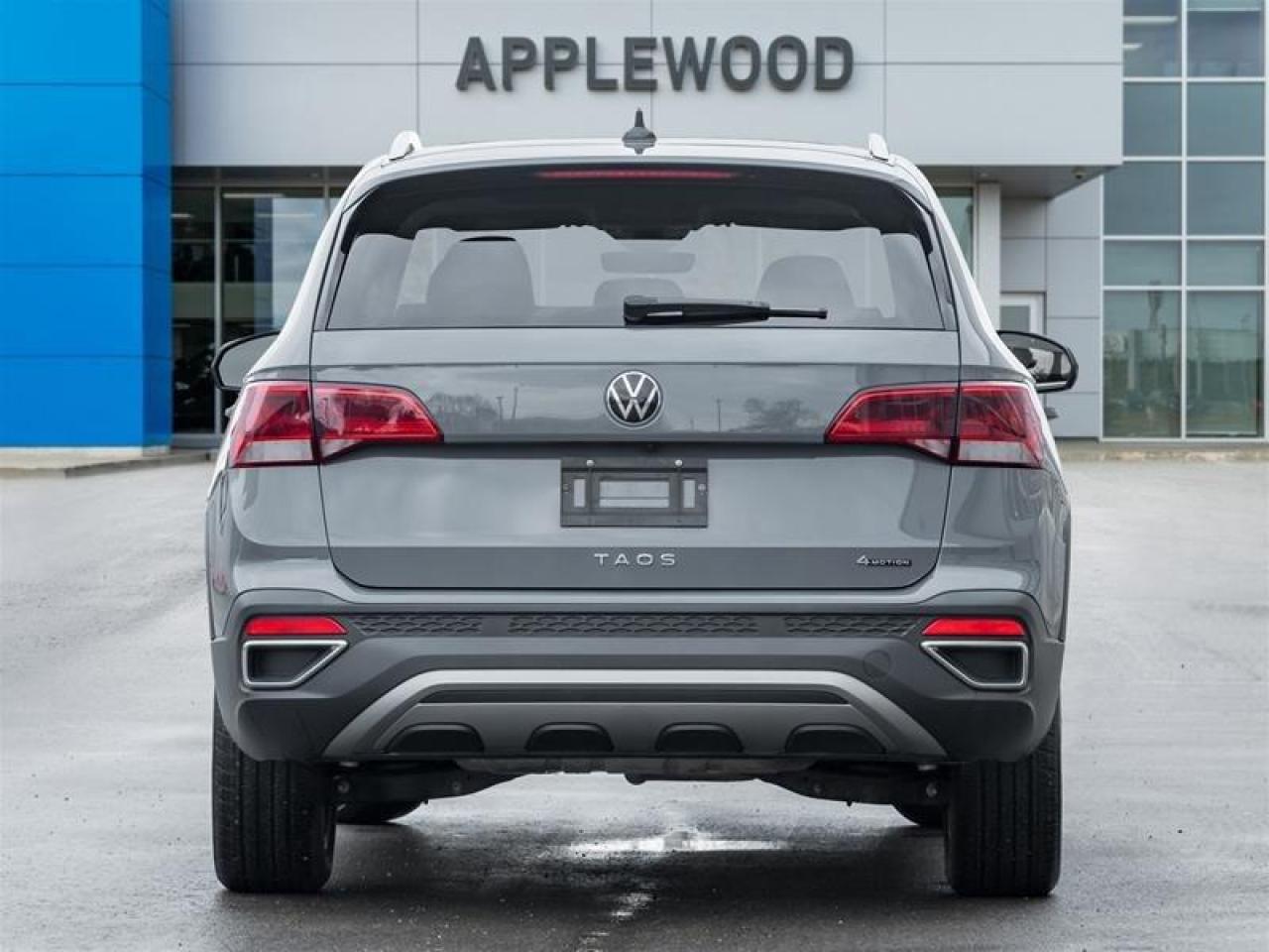 2023 Volkswagen Taos Comfortline 4dr All-Wheel Drive 4MOTION Photo