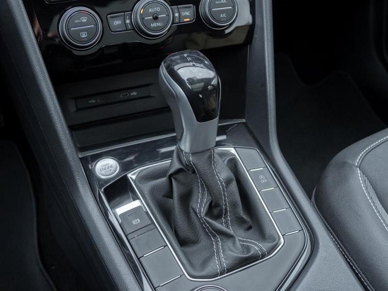 2023 Volkswagen Taos Comfortline 4dr All-Wheel Drive 4MOTION Photo