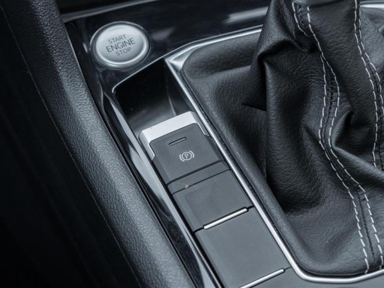 2023 Volkswagen Taos Comfortline 4dr All-Wheel Drive 4MOTION Photo