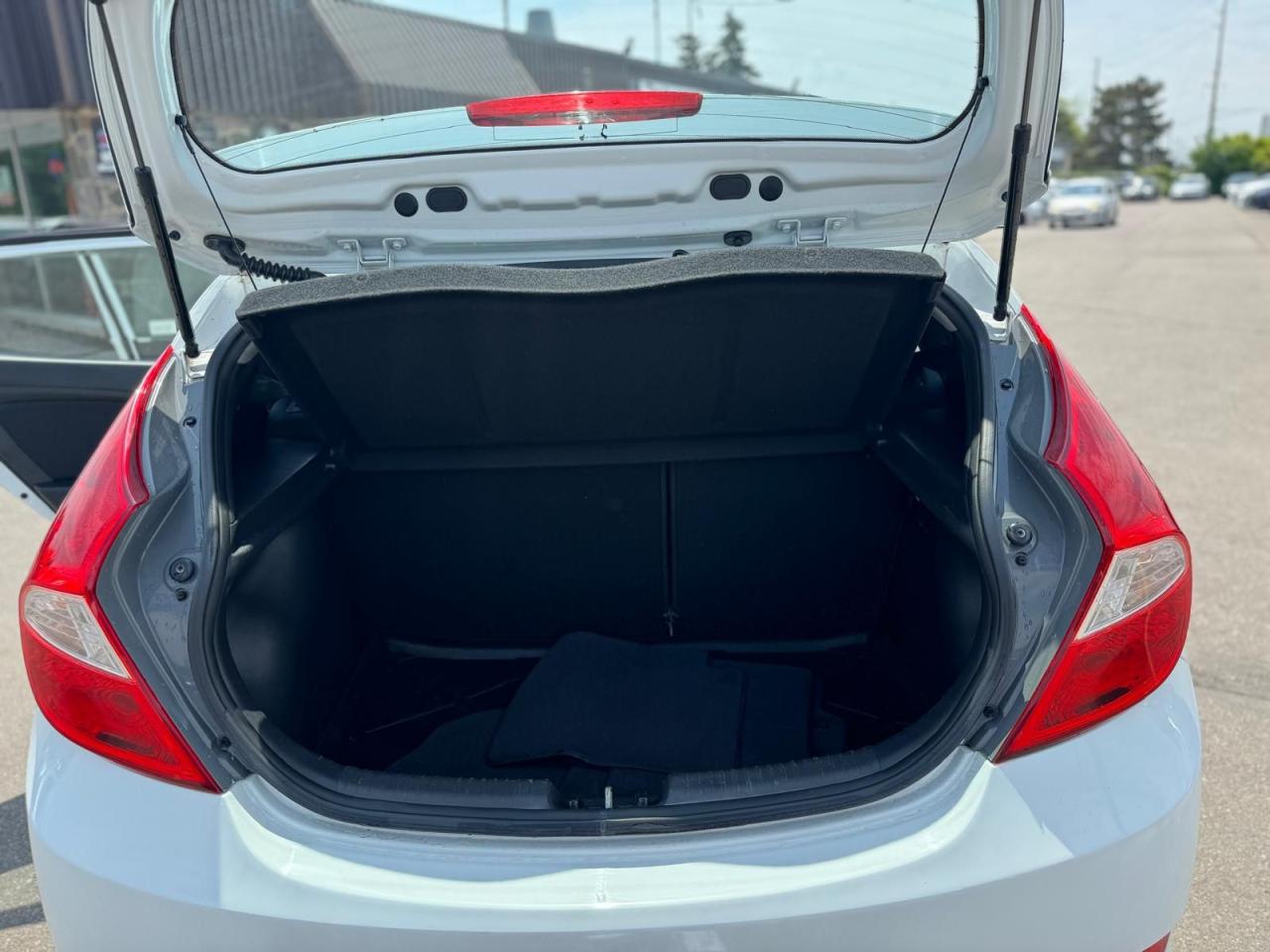 2017 Hyundai Accent HB Auto SE NO ACCIDENT NEW TIRES+ BRAKES B-TOOTH Photo