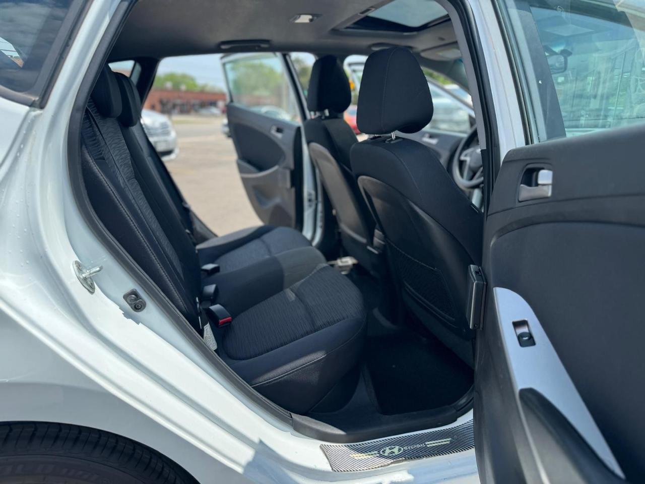 2017 Hyundai Accent HB Auto SE NO ACCIDENT NEW TIRES+ BRAKES B-TOOTH Photo