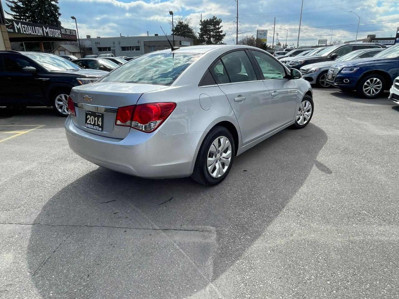 2014 Chevrolet Cruze 4dr Sdn 1LT Photo3