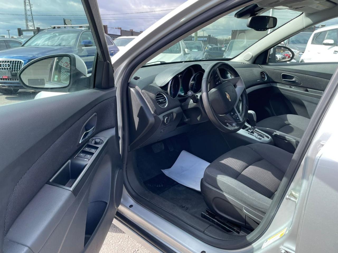 2014 Chevrolet Cruze 4dr Sdn 1LT Photo