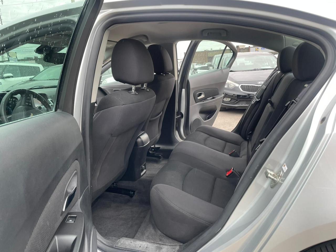 2014 Chevrolet Cruze 4dr Sdn 1LT Photo