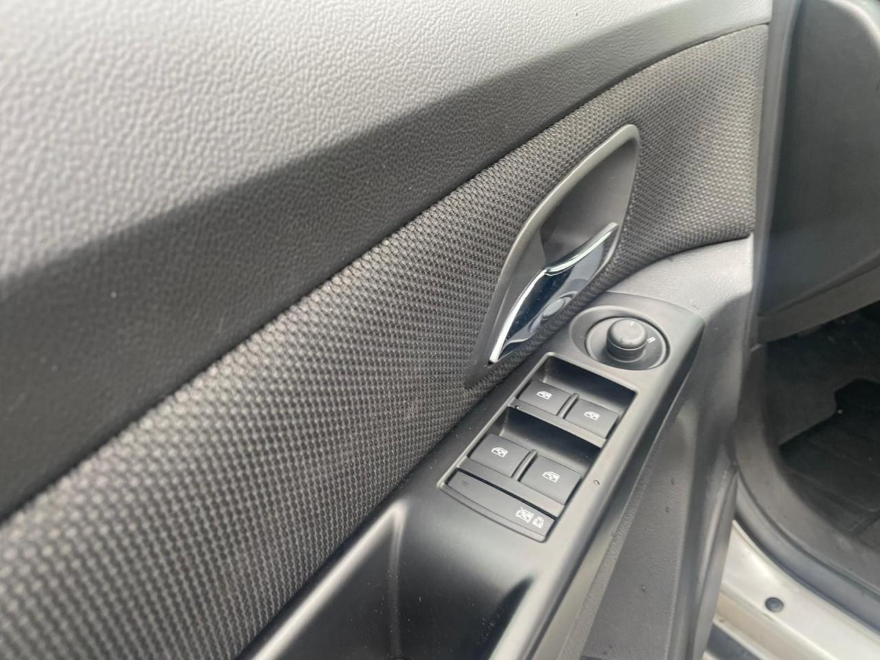 2014 Chevrolet Cruze 4dr Sdn 1LT Photo