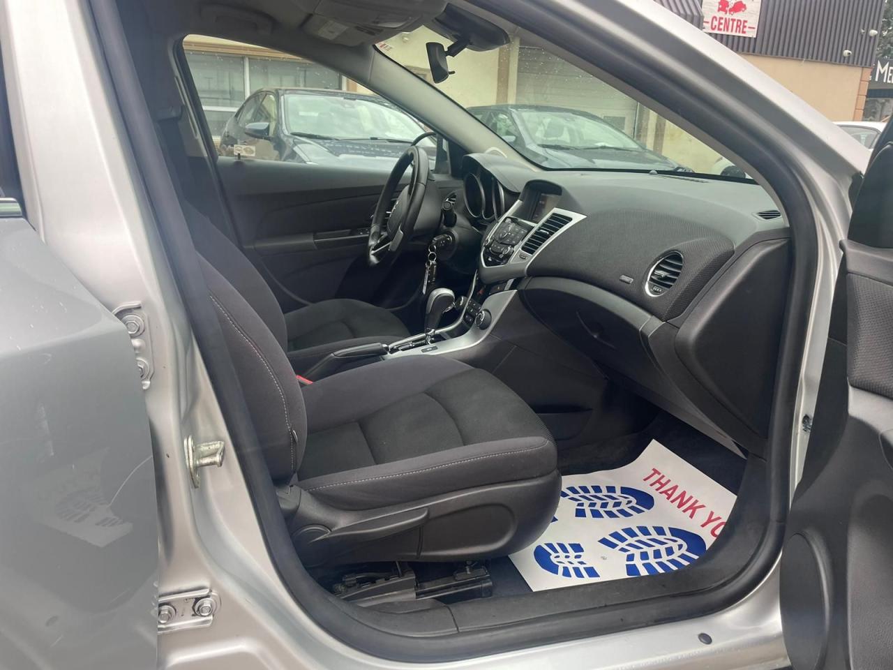 2014 Chevrolet Cruze 4dr Sdn 1LT Photo