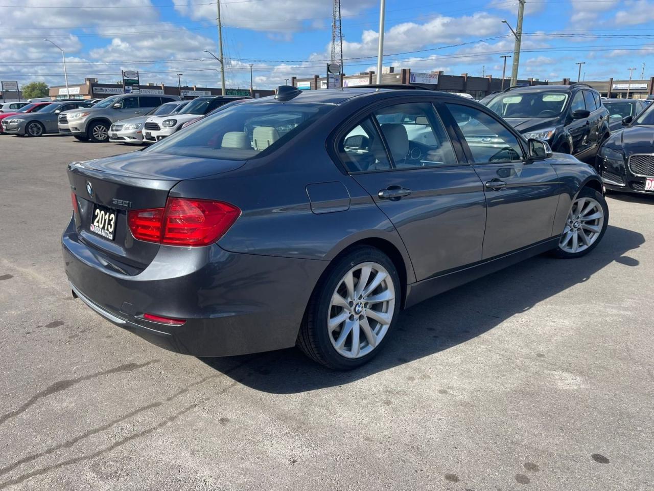 2013 BMW 3 Series 320i AWD LOW KM SAFETY INCLUDED NEW Tires + Brake Photo