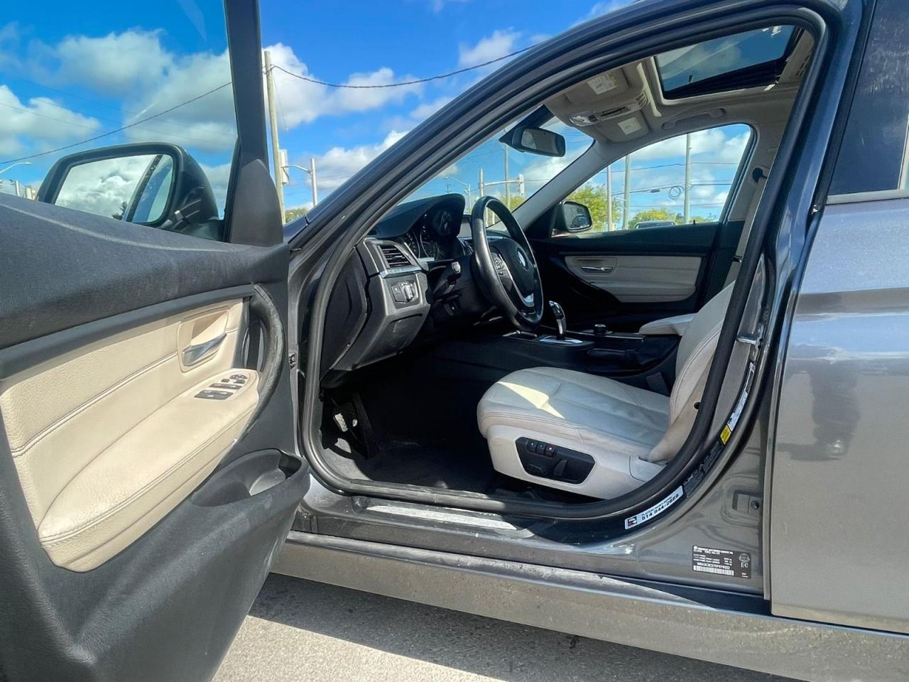 2013 BMW 3 Series 320i AWD LOW KM SAFETY INCLUDED NEW Tires + Brake Photo