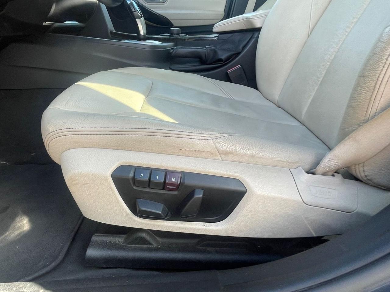 2013 BMW 3 Series 320i AWD LOW KM SAFETY INCLUDED NEW Tires + Brake Photo