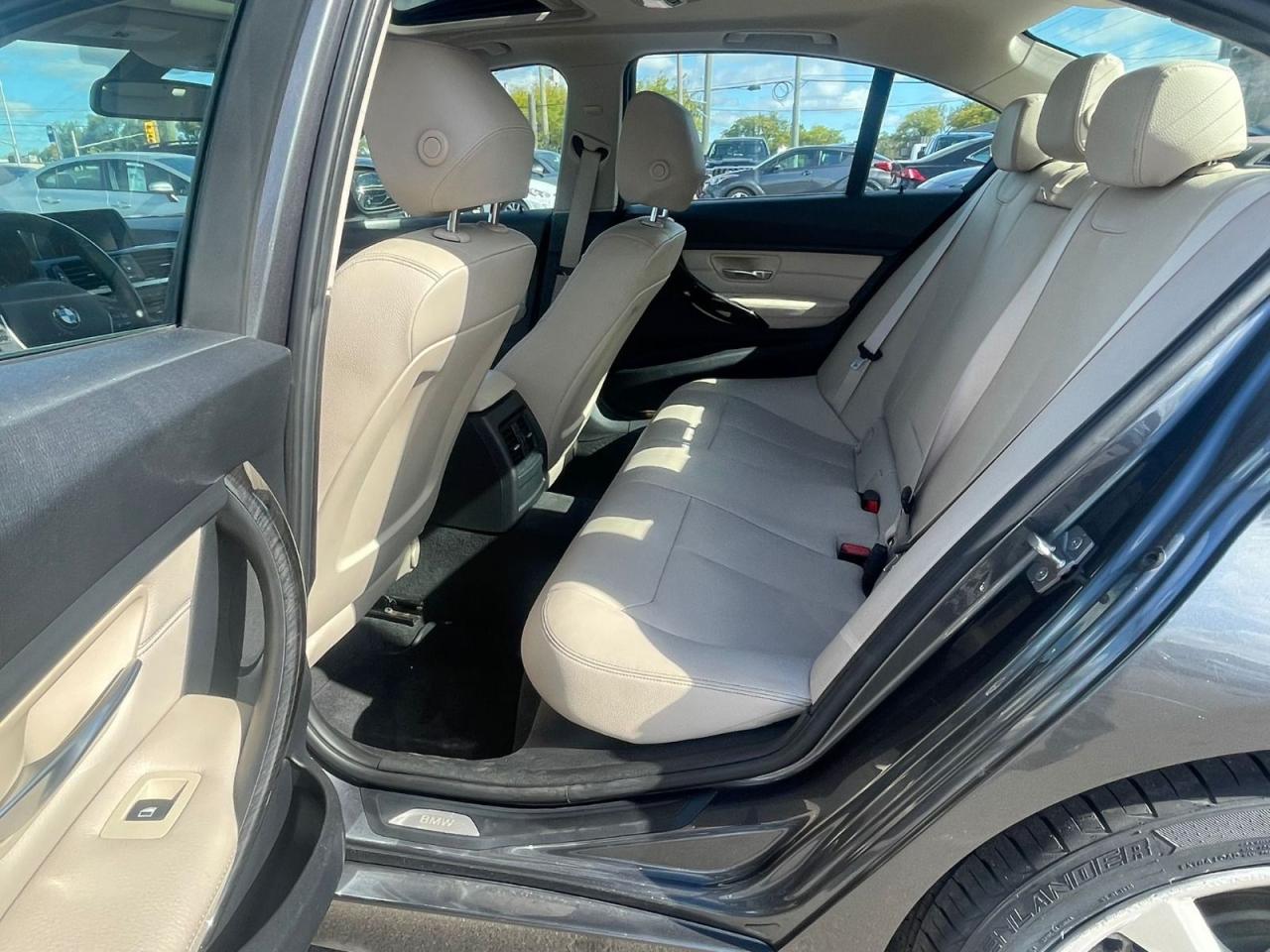 2013 BMW 3 Series 320i AWD LOW KM SAFETY INCLUDED NEW Tires + Brake Photo