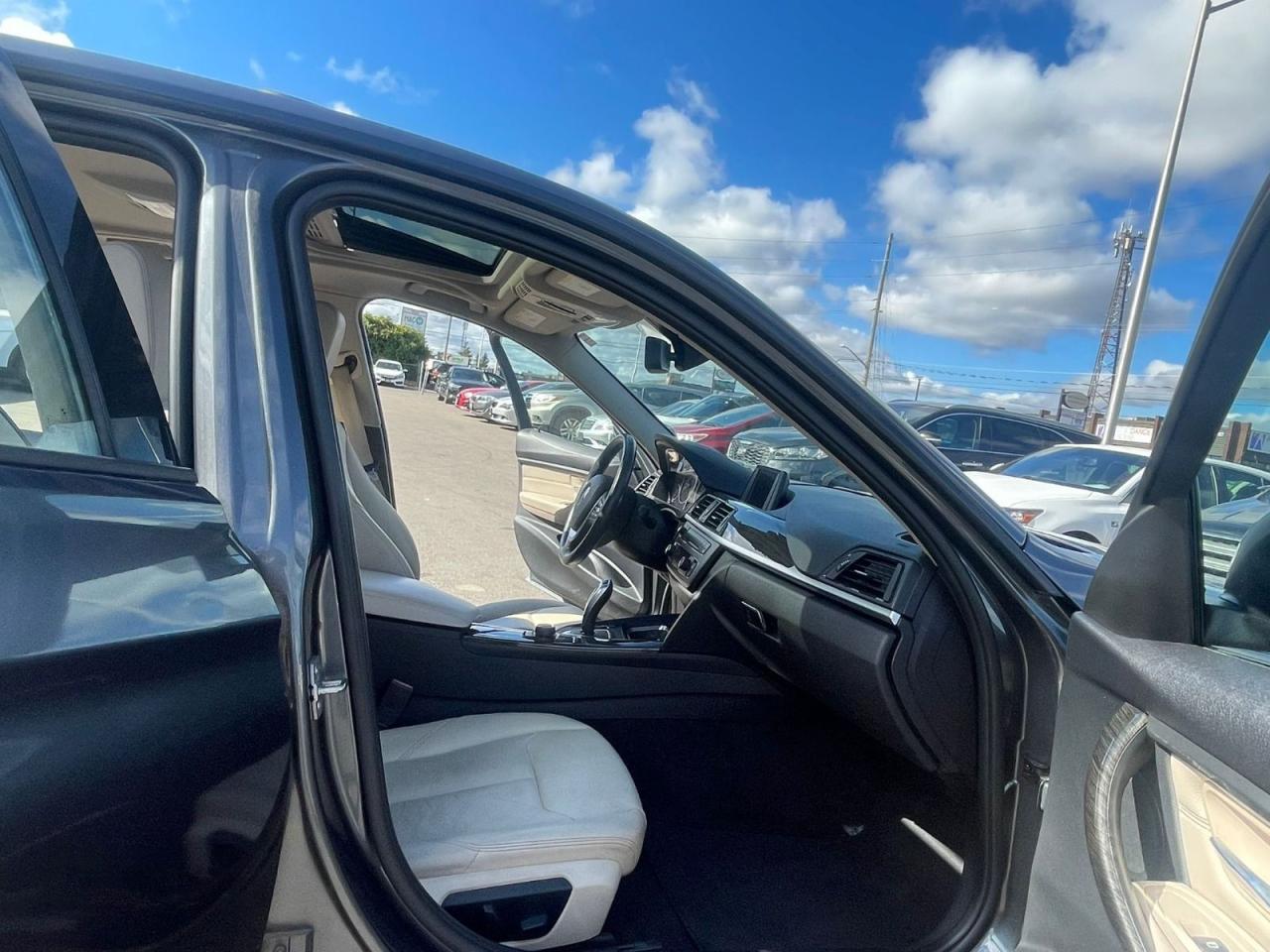 2013 BMW 3 Series 320i AWD LOW KM SAFETY INCLUDED NEW Tires + Brake Photo