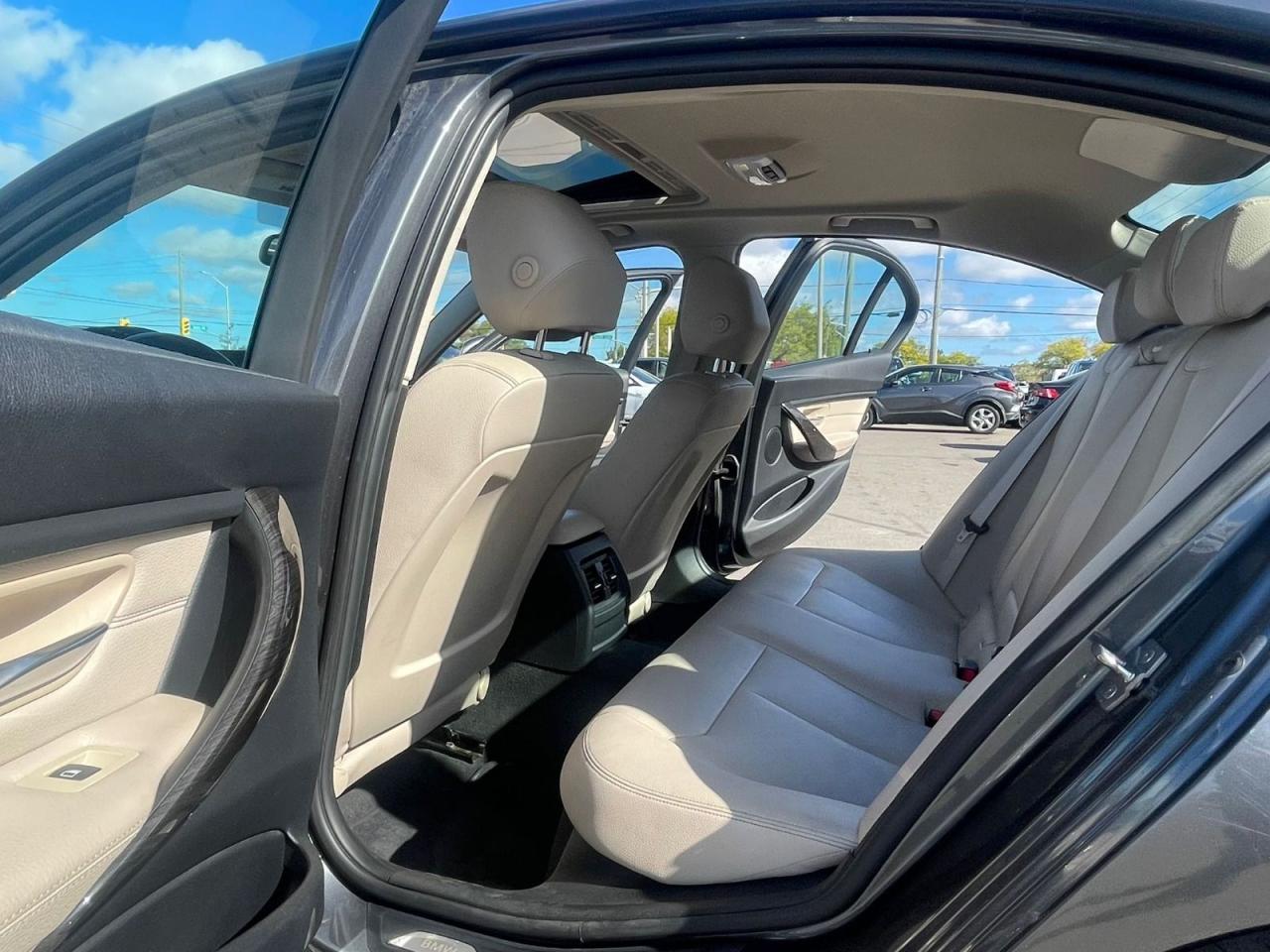 2013 BMW 3 Series 320i AWD LOW KM SAFETY INCLUDED NEW Tires + Brake Photo