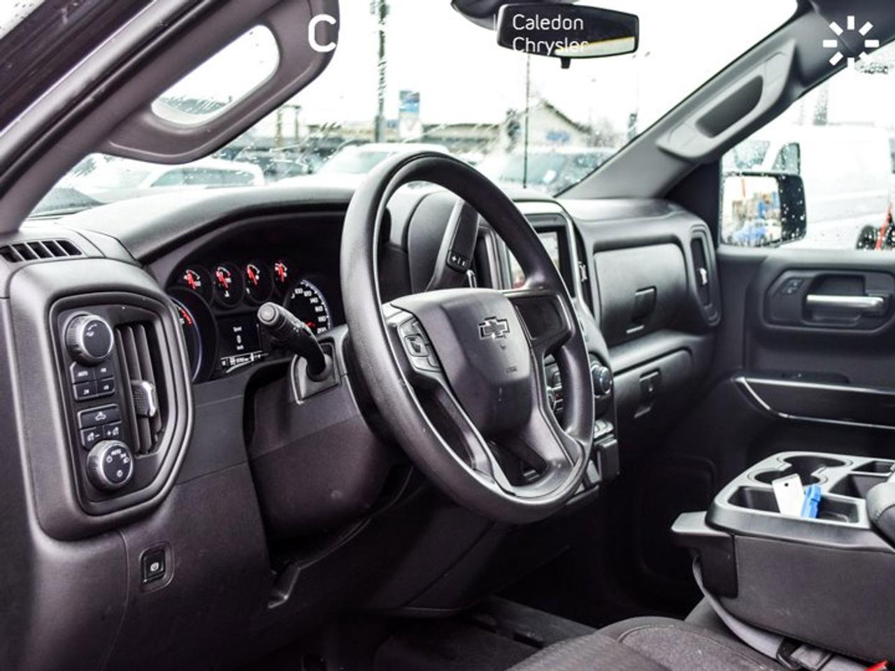 2024 Chevrolet Silverado 1500 Custom Trail Boss 4WD Crew Cab 147" Z71 6 Passenger Photo