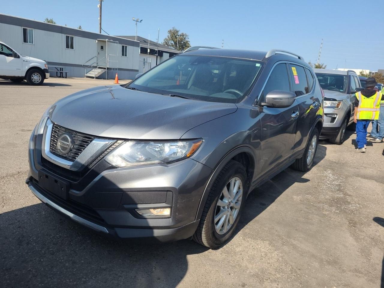 2019 Nissan Rogue SV Photo0