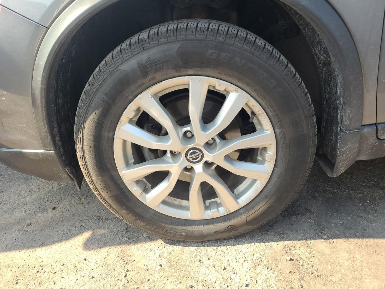 2019 Nissan Rogue SV Photo