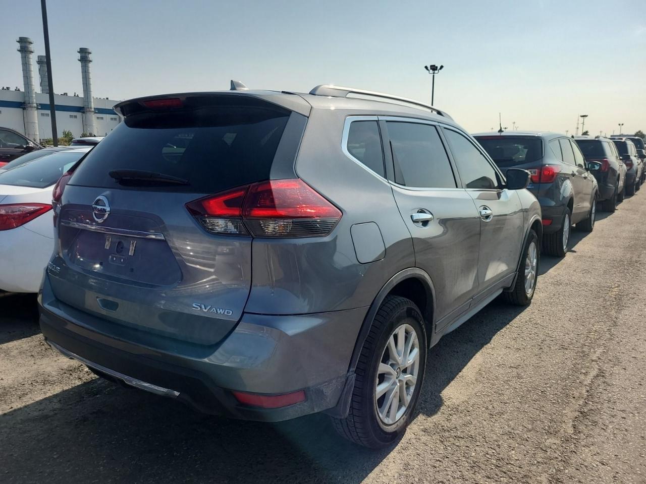 2019 Nissan Rogue SV Photo