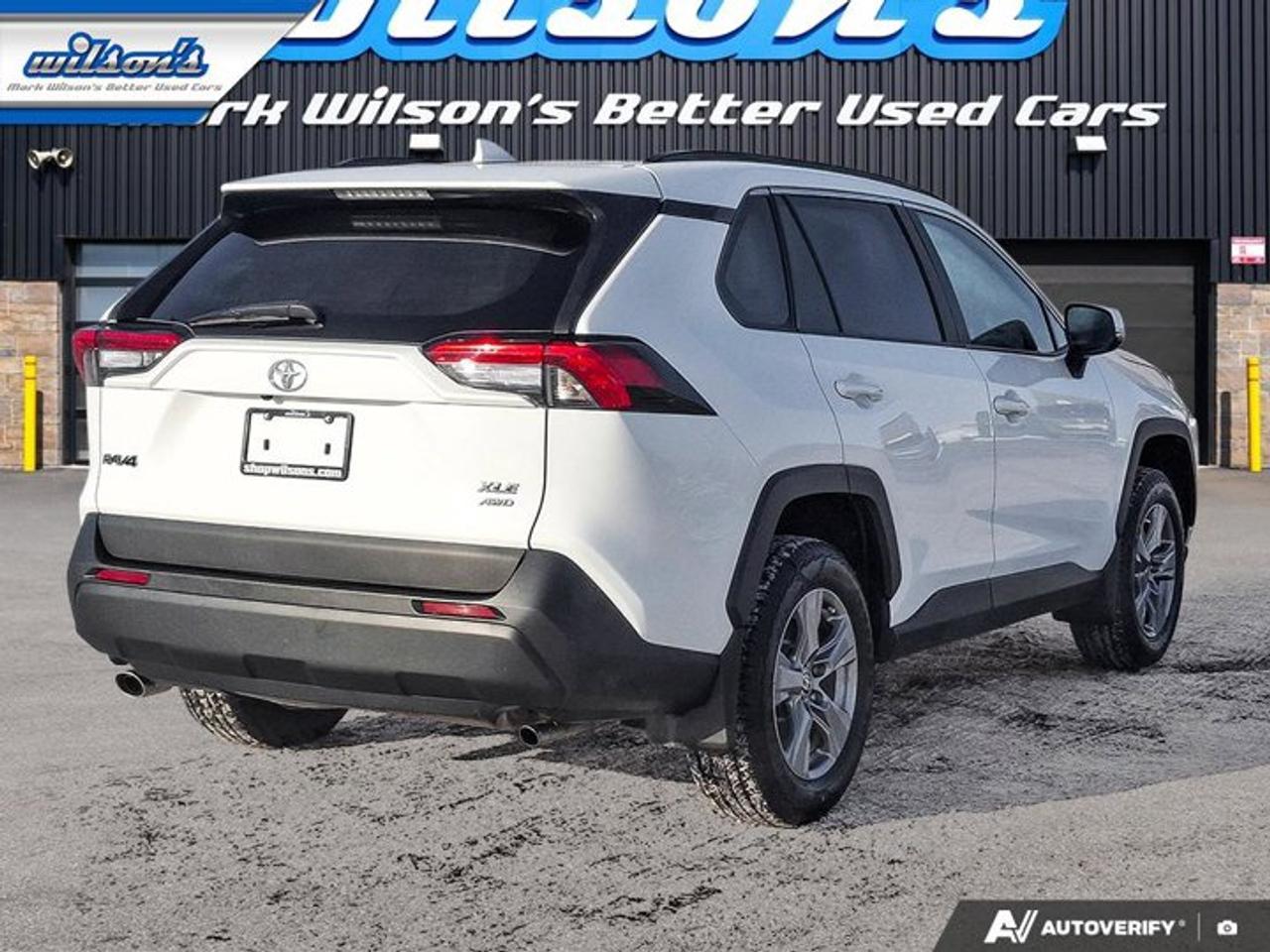 2022 Toyota RAV4 XLE AWD | Sunroof | Radar Cruise | Heated Wheel + Seats | Power Seat | CarPlay + Android and More ! Photo4