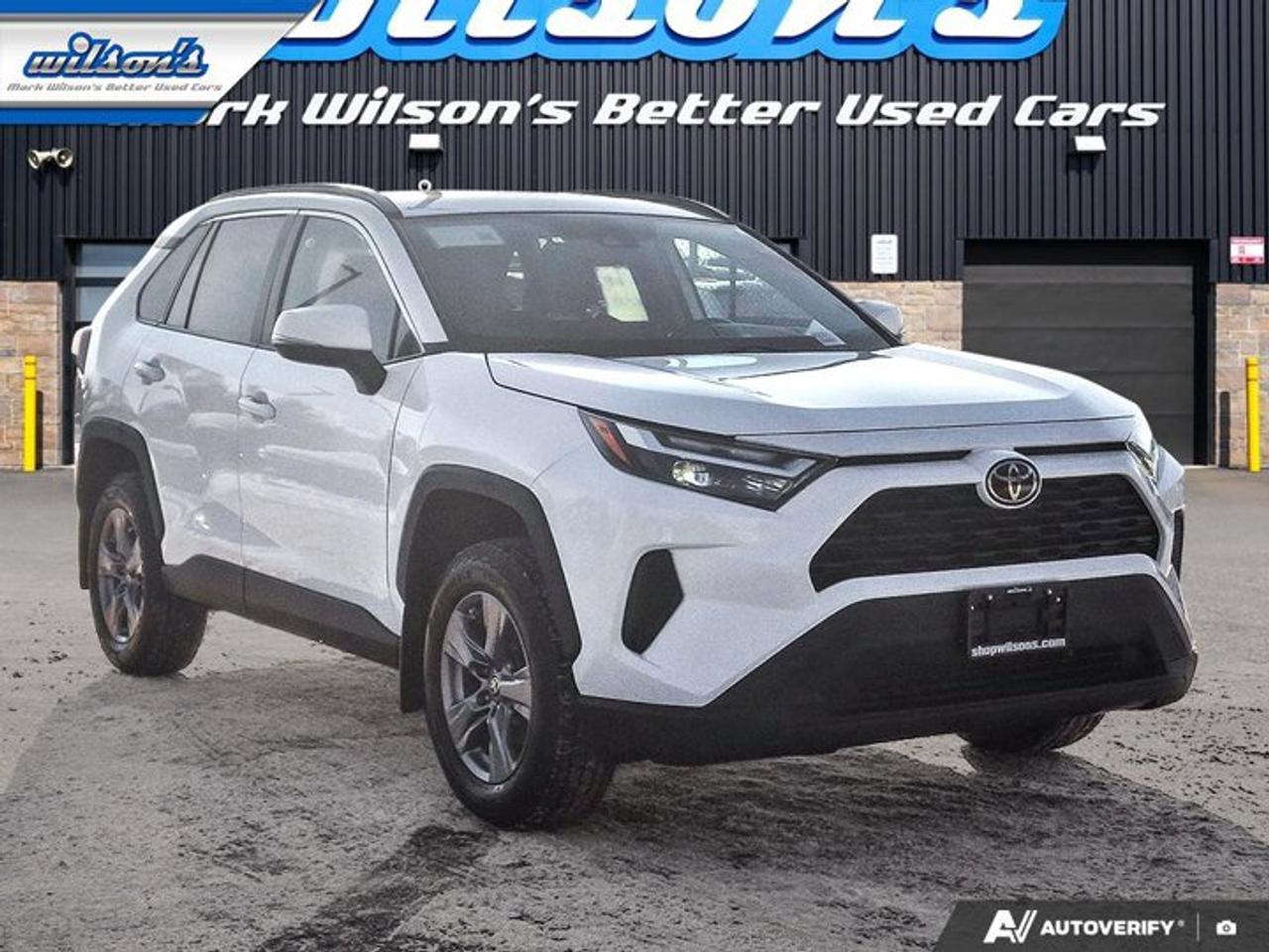 2022 Toyota RAV4 XLE AWD | Sunroof | Radar Cruise | Heated Wheel + Seats | Power Seat | CarPlay + Android and More ! Photo