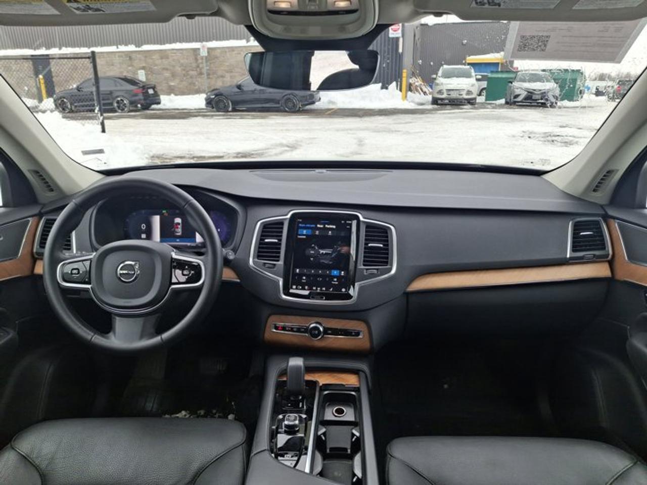 2024 Volvo XC90 Core Bright Theme AWD | 3rd Row | Leather | Sunroof | Heated Seats | and More ! Photo