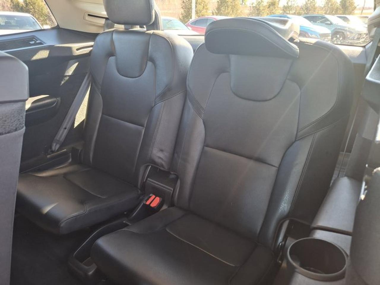 2024 Volvo XC90 Core Bright Theme | Leather | Sunroof | 3rd Row | Heated Seats | and More ! Photo