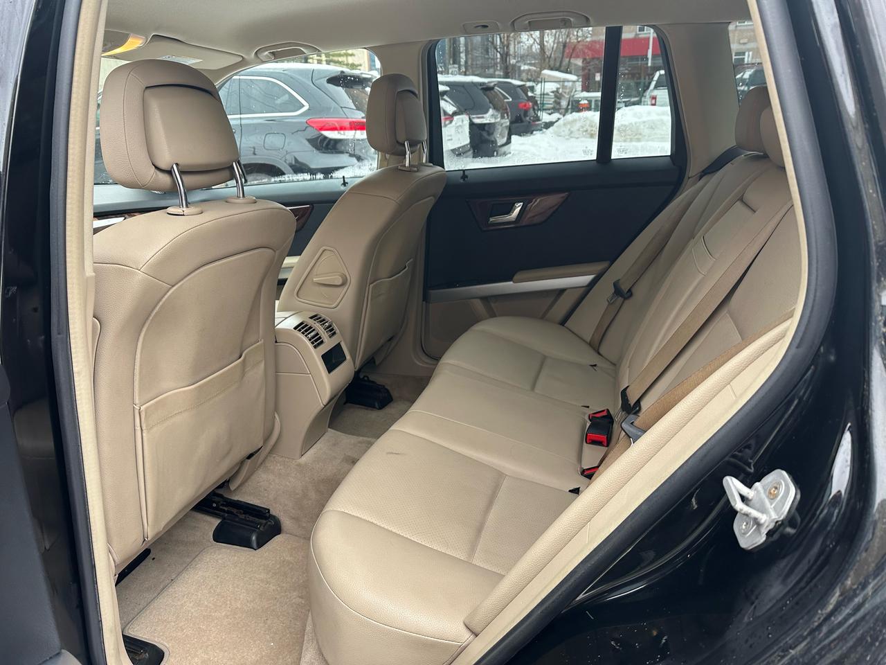 2010 Mercedes-Benz GLK-Class 4MATIC 4dr GLK 350 Photo