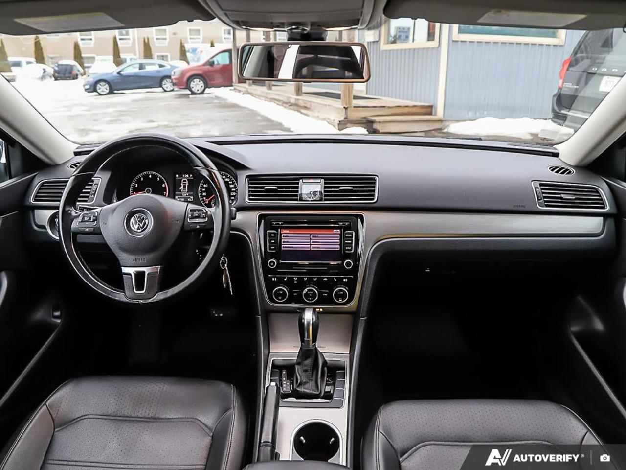 2015 Volkswagen Passat Comfortline,LOW KM'S,R/V CAM, PWR S/ROOF,LEATHER Photo