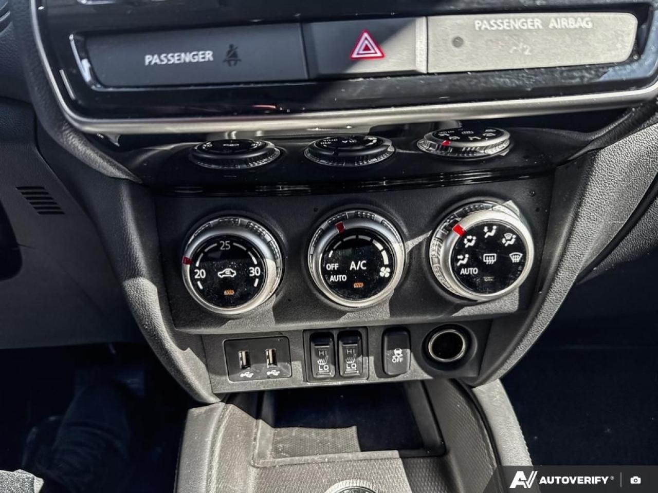 2024 Mitsubishi RVR SE / NO ACCIDENTS / HTD SEATS / 4WD / AUTO Photo