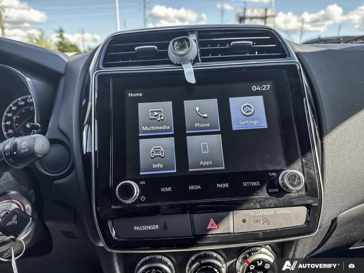 2024 Mitsubishi RVR SE / NO ACCIDENTS / HTD SEATS / 4WD / AUTO Photo