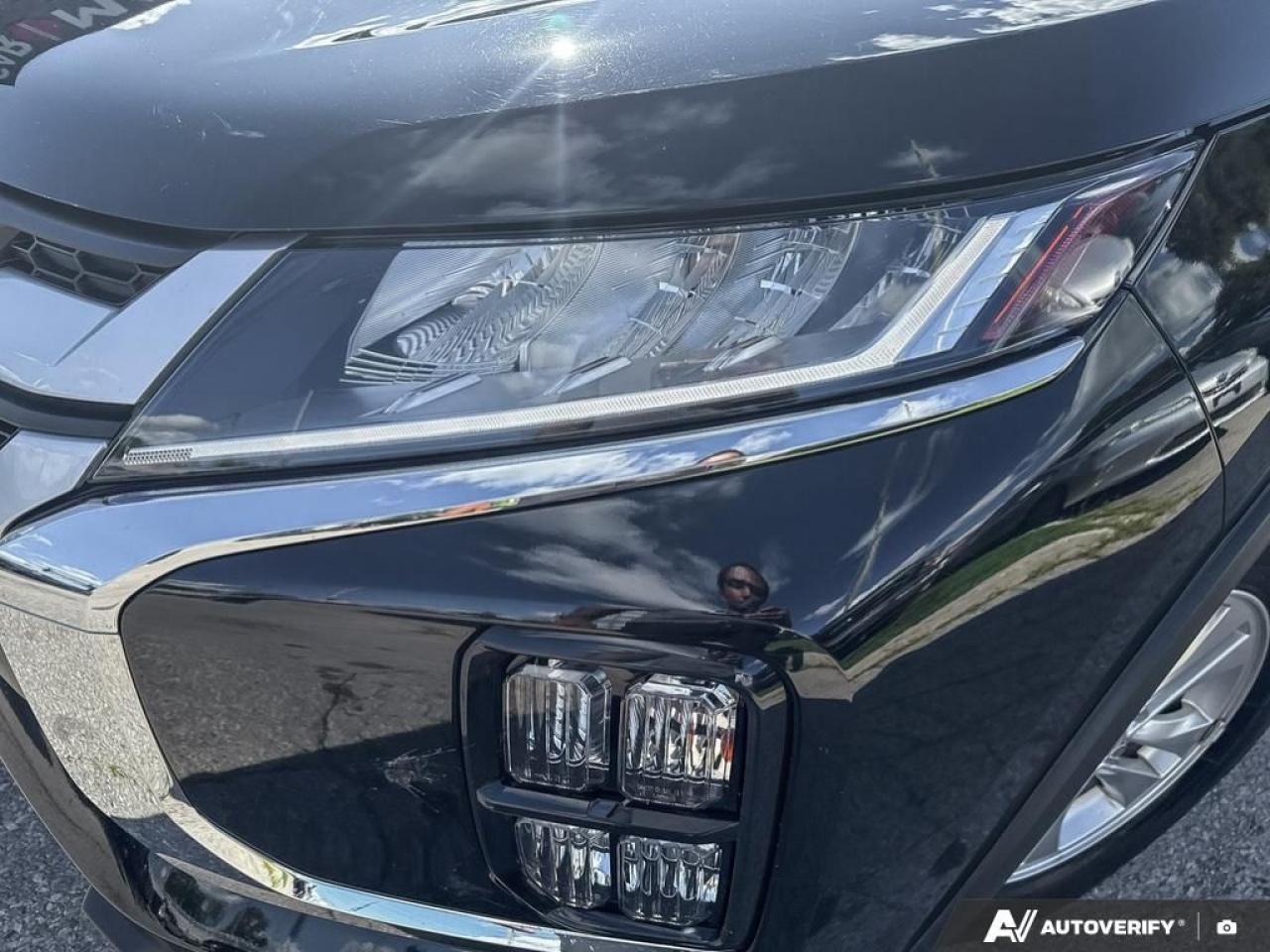 2024 Mitsubishi RVR SE / NO ACCIDENTS / HTD SEATS / 4WD / AUTO Photo