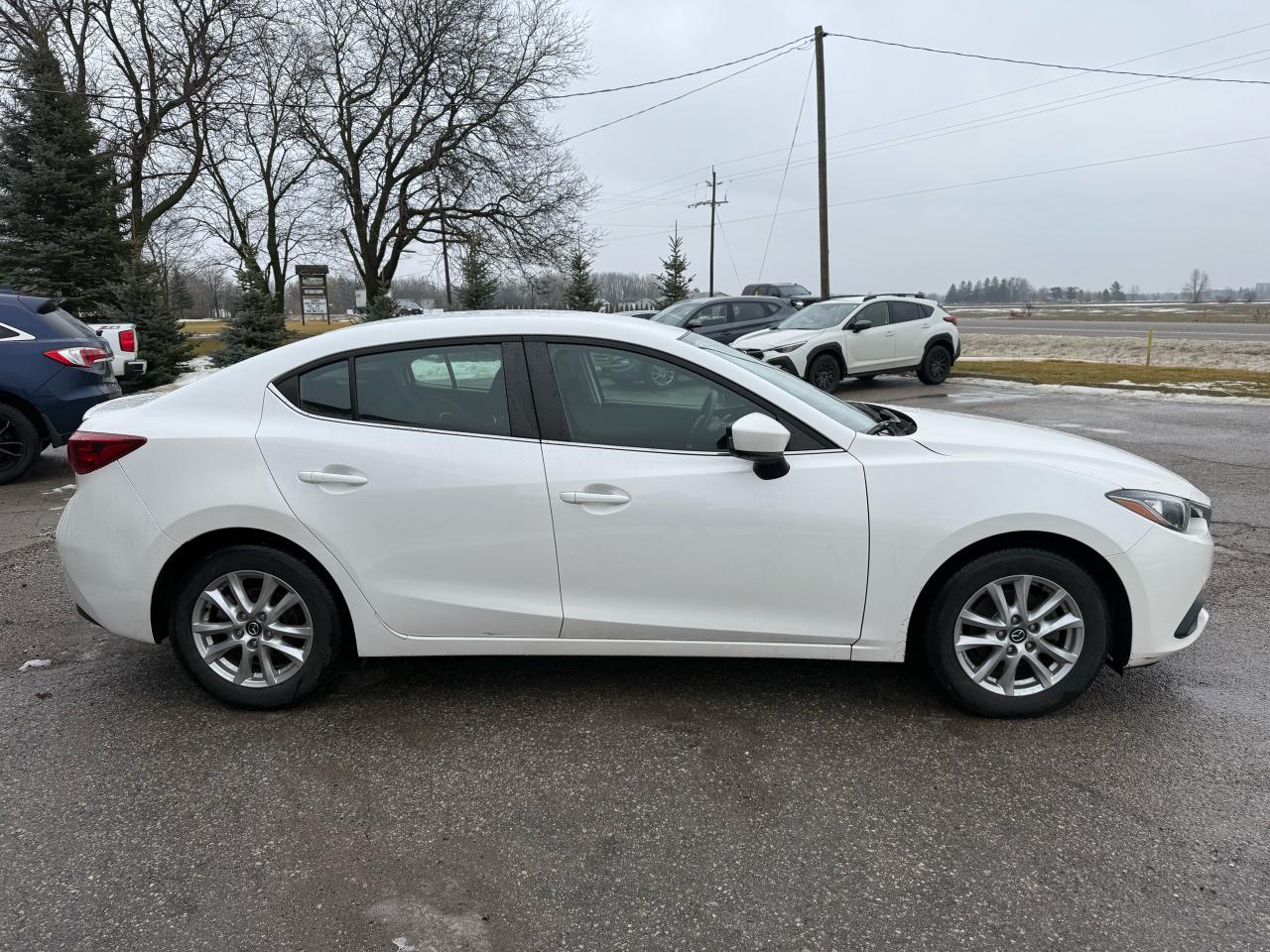 2015 Mazda MAZDA3 GS | Backup Camera | Bluetooth | Heated Seats Photo