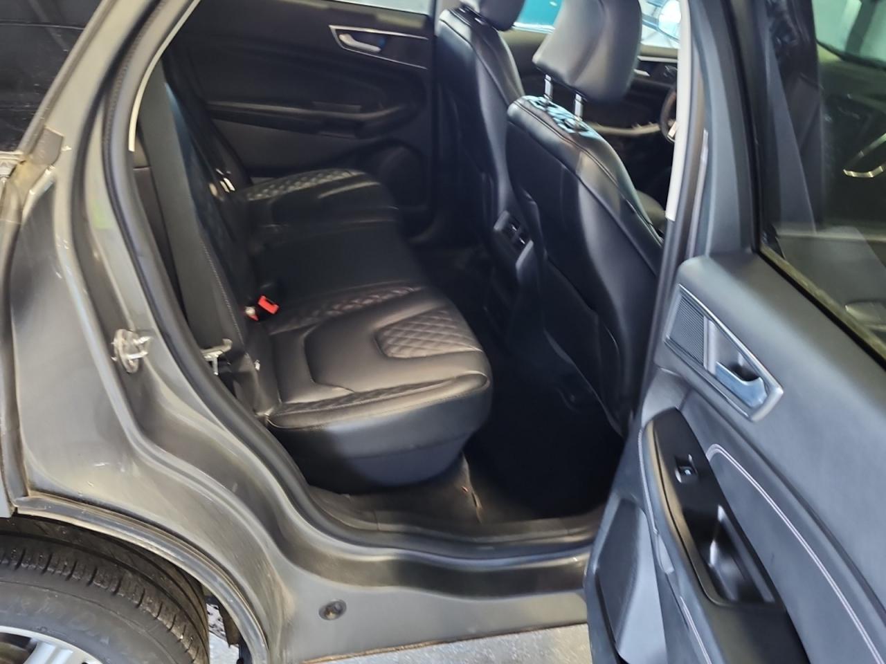 2024 Ford Edge Titanium Photo