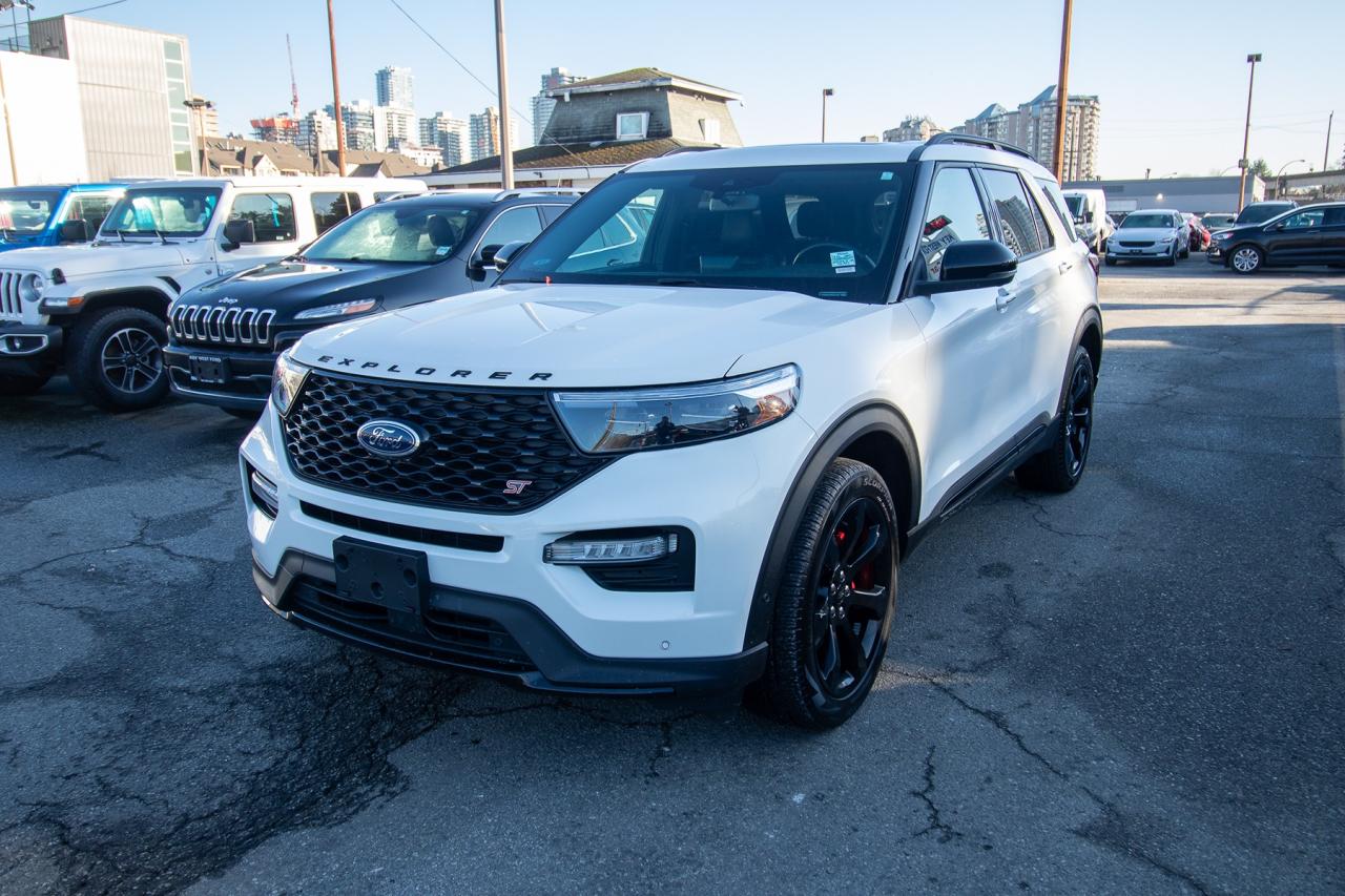 2022 Ford Explorer ST 4WD Photo1
