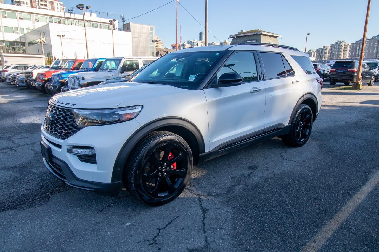 2022 Ford Explorer ST 4WD Photo2