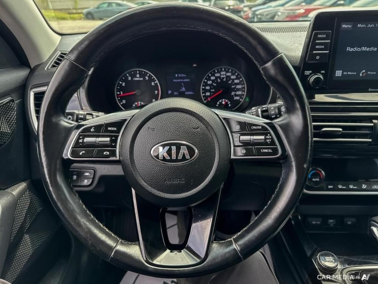 2021 Kia Seltos EX PREMIUM / AWD / LEATHER / SUNROOF / AUTO Photo