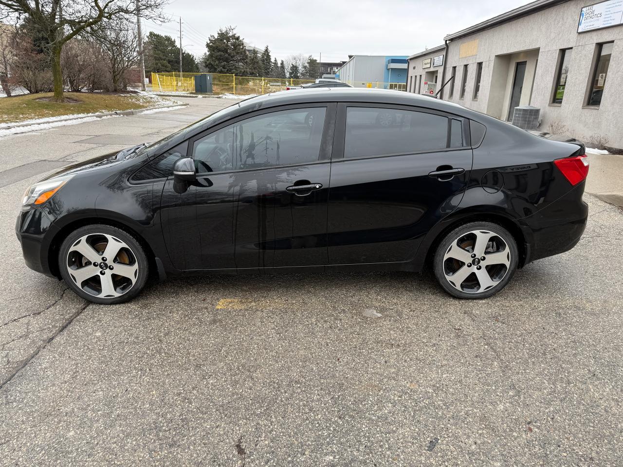 2013 Kia Rio SX NO ACCIDENTS.LEATHER.SUNROOF..NAV..CERTIFIED ! Photo
