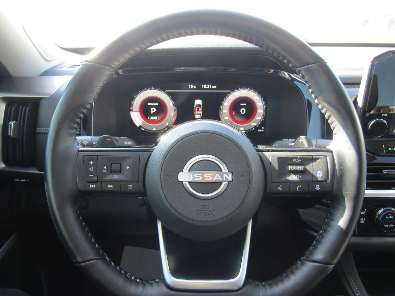 2022 Nissan Pathfinder Platinum Photo