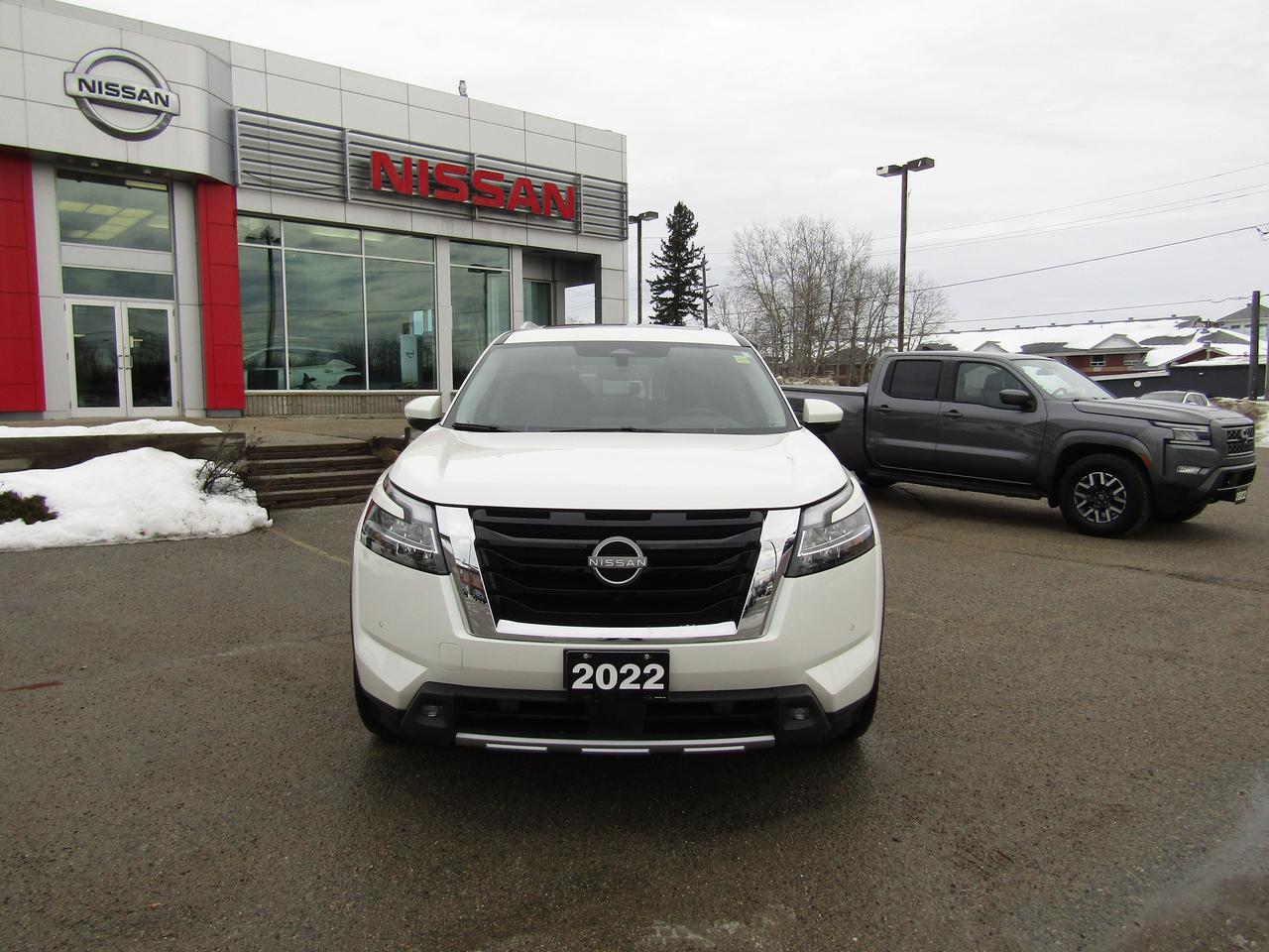 2022 Nissan Pathfinder Platinum Photo