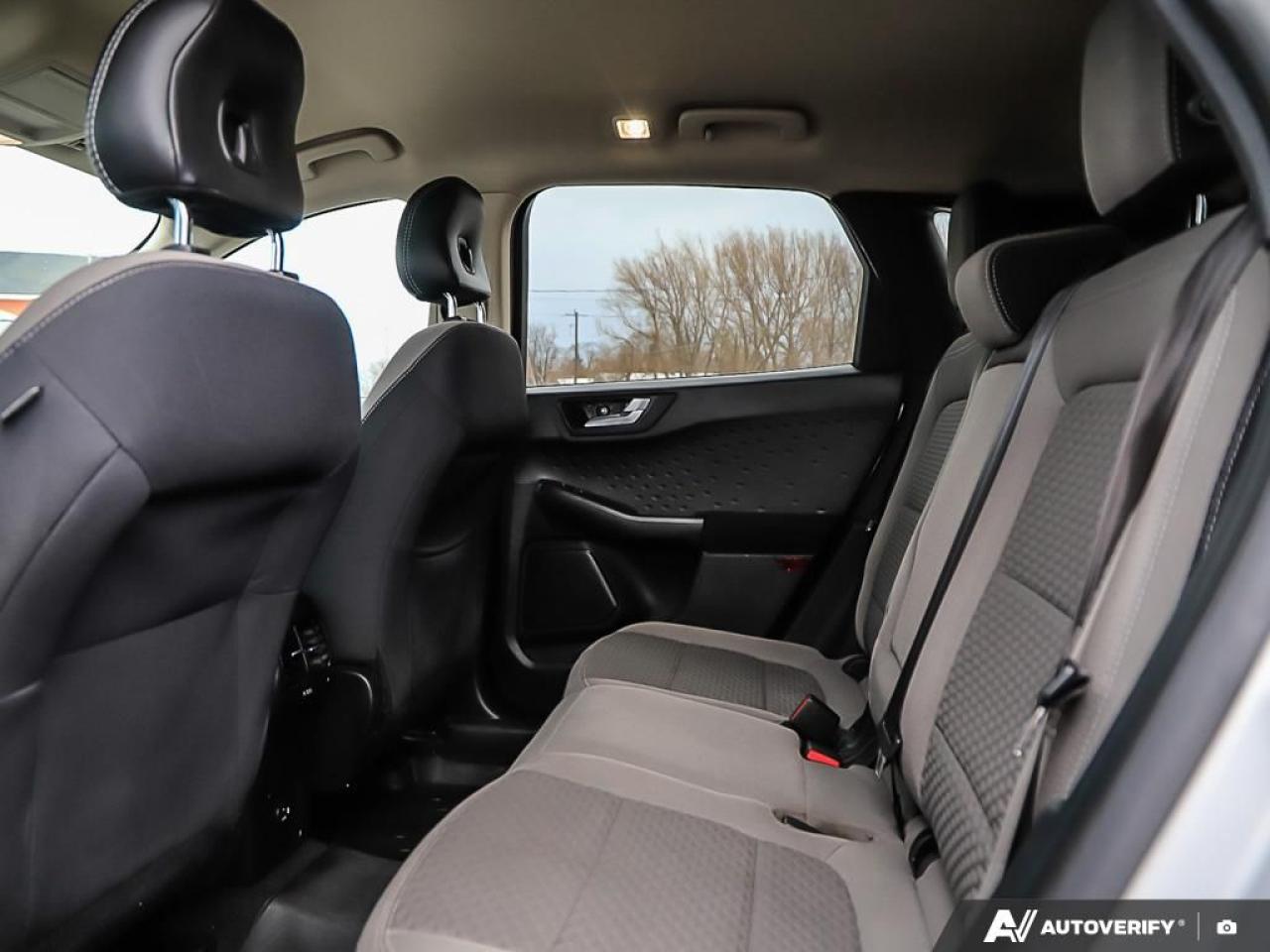 2020 Ford Escape SE AWD, R/V CAM, BSM, LKA, H/SEATS, B.TOOTH Photo