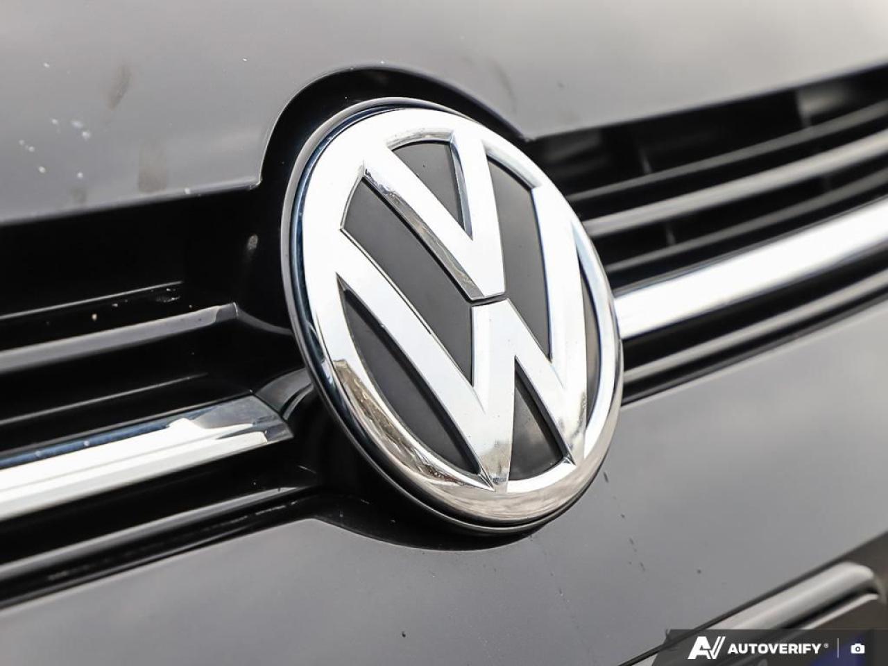 2018 Volkswagen Golf SportWagen Trendline, R/V CAM, B.TOOTH, HEATED SEATS Photo