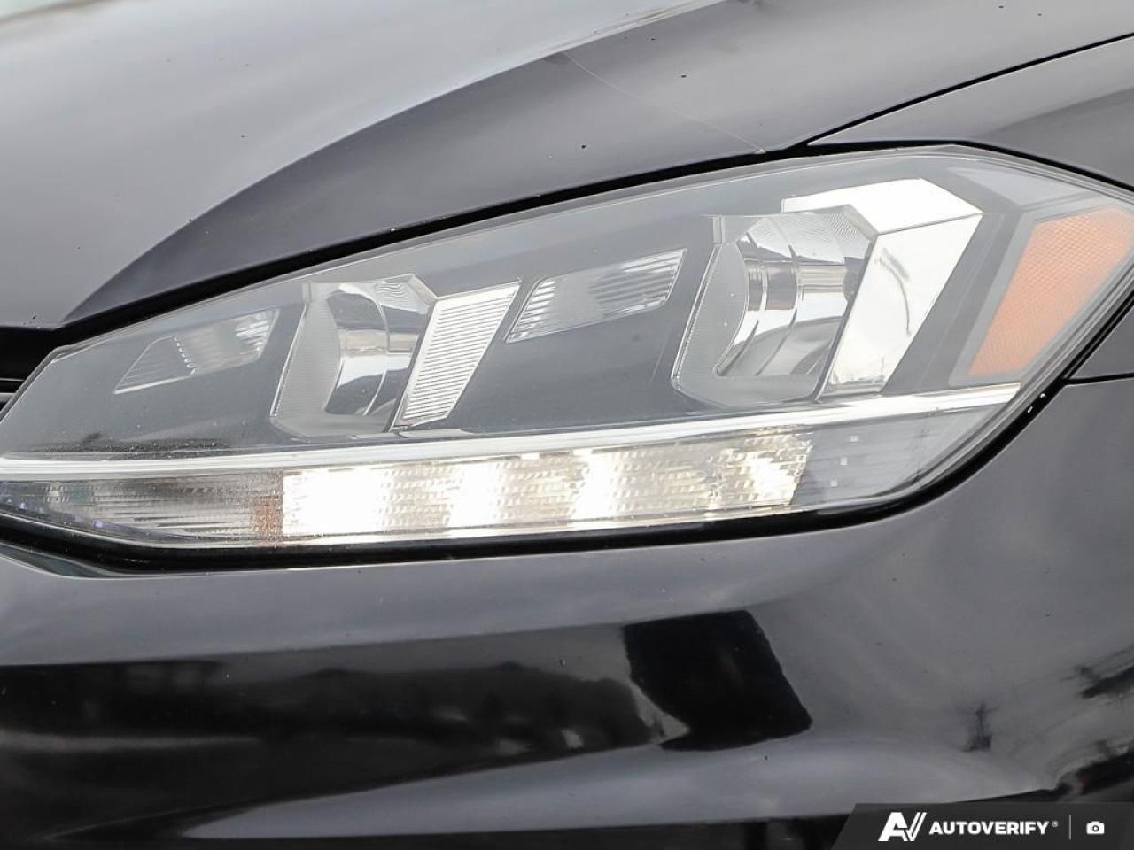 2018 Volkswagen Golf SportWagen Trendline, R/V CAM, B.TOOTH, HEATED SEATS Photo