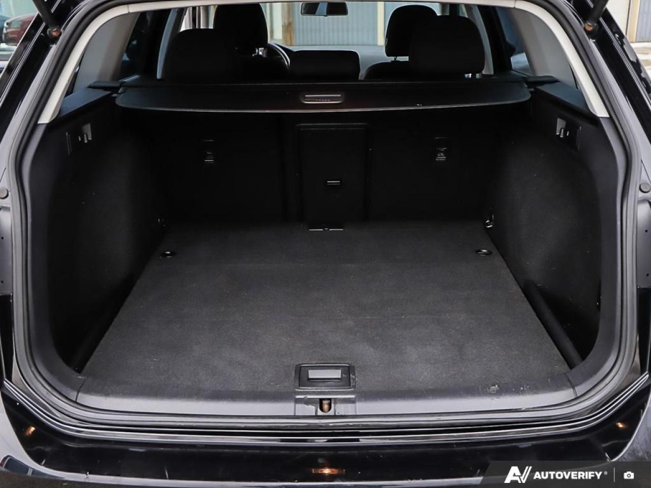 2018 Volkswagen Golf SportWagen Trendline, R/V CAM, B.TOOTH, HEATED SEATS Photo