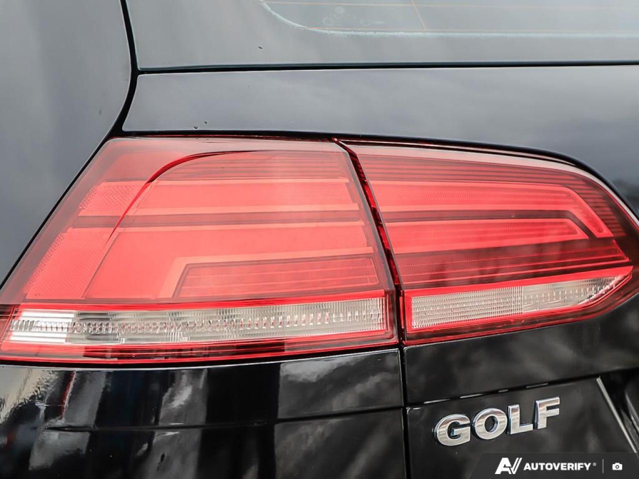 2018 Volkswagen Golf SportWagen Trendline, R/V CAM, B.TOOTH, HEATED SEATS Photo