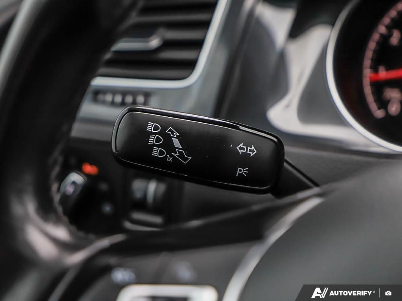 2018 Volkswagen Golf SportWagen Trendline, R/V CAM, B.TOOTH, HEATED SEATS Photo