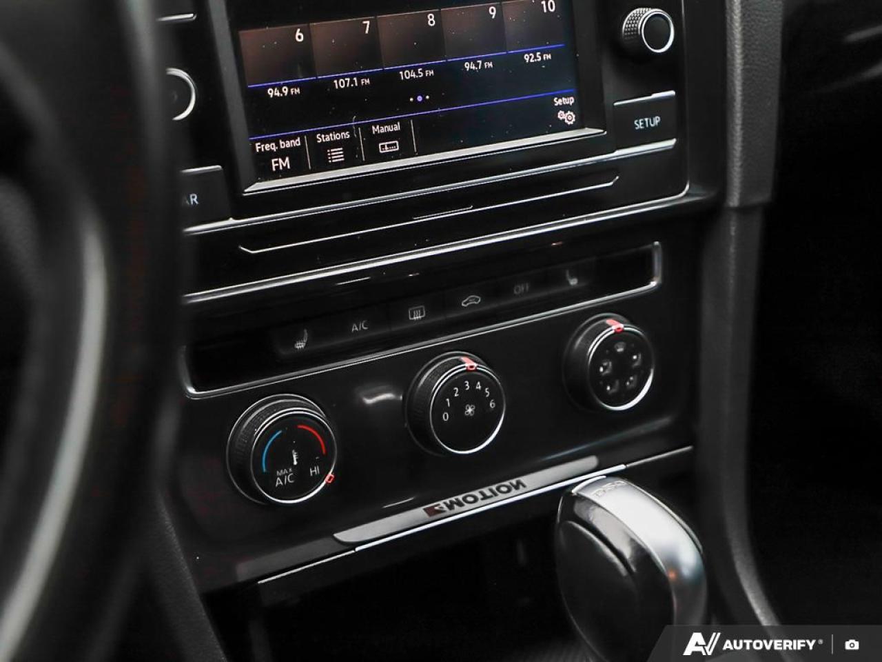 2018 Volkswagen Golf SportWagen Trendline, R/V CAM, B.TOOTH, HEATED SEATS Photo