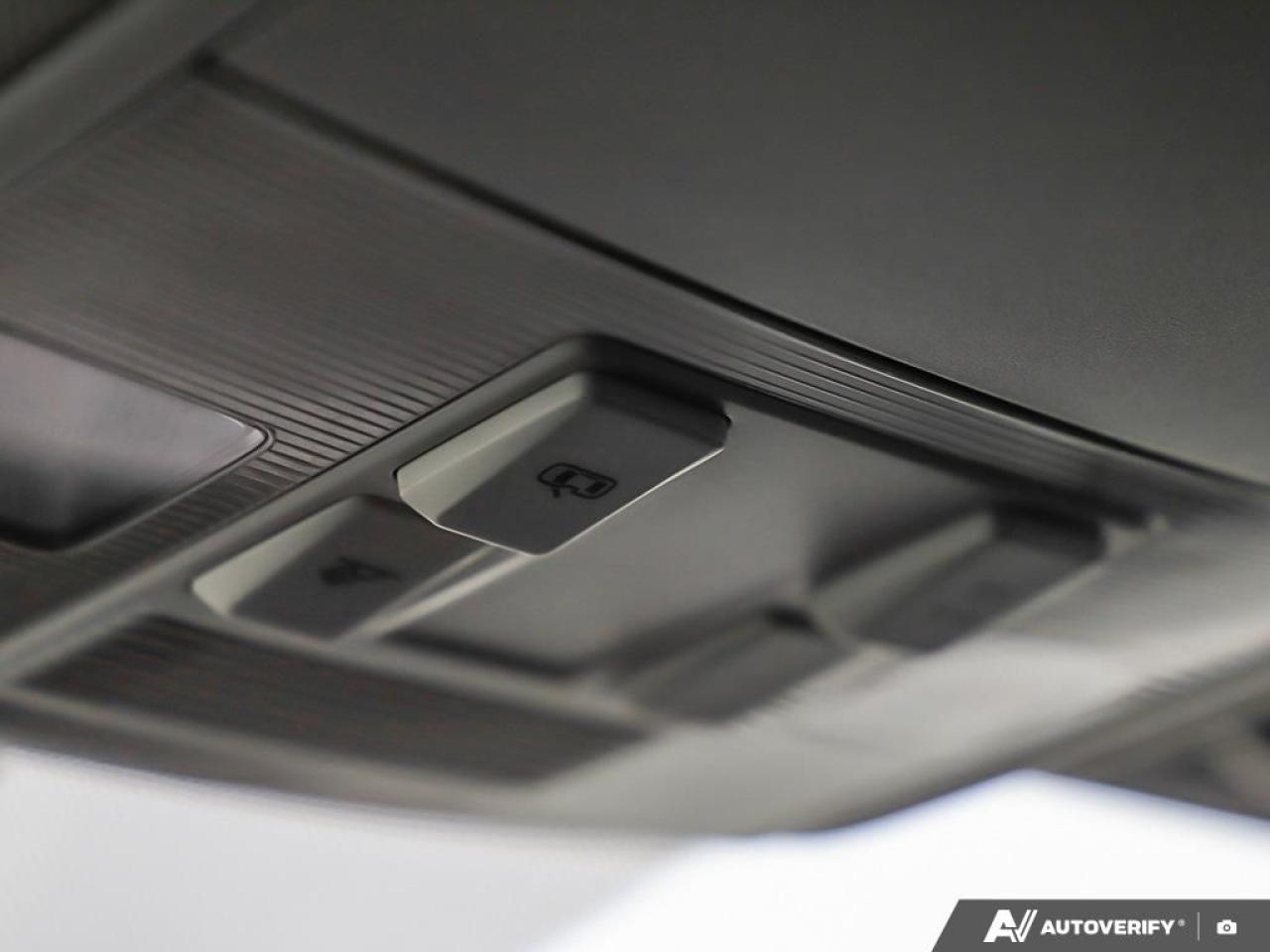 2018 Volkswagen Golf SportWagen Trendline, R/V CAM, B.TOOTH, HEATED SEATS Photo