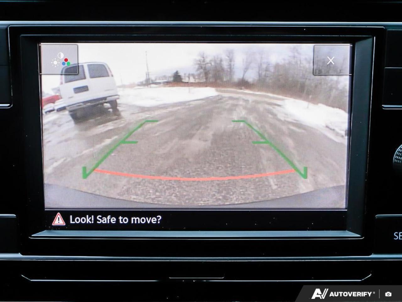 2018 Volkswagen Golf SportWagen Trendline, R/V CAM, B.TOOTH, HEATED SEATS Photo