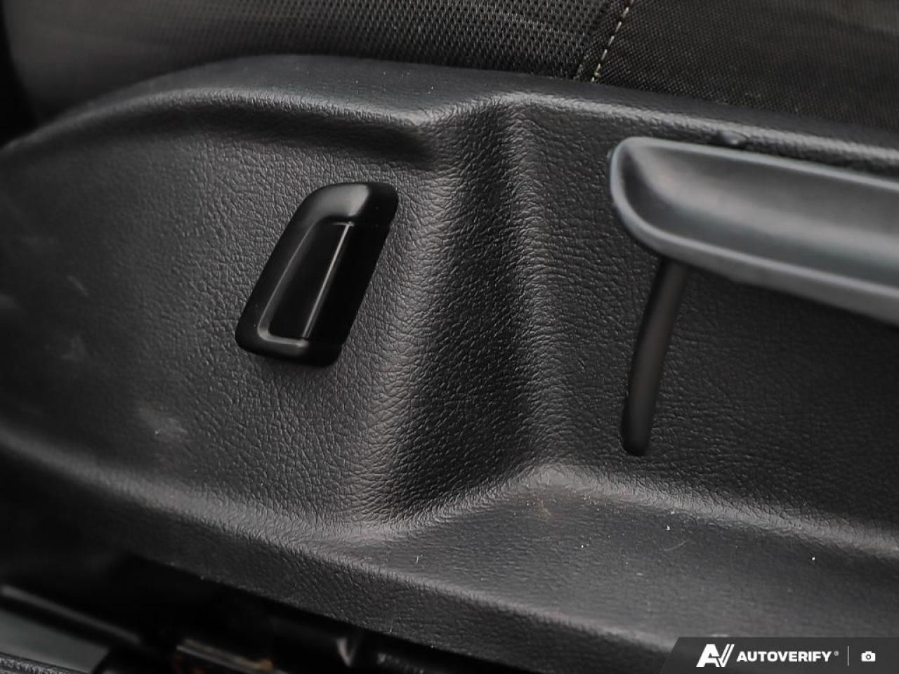 2018 Volkswagen Golf SportWagen Trendline, R/V CAM, B.TOOTH, HEATED SEATS Photo