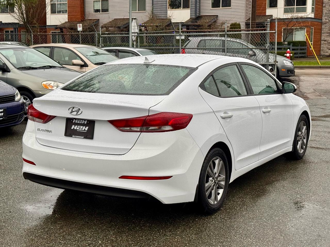 2017 Hyundai Elantra FINANCING AVAILABLE Photo5
