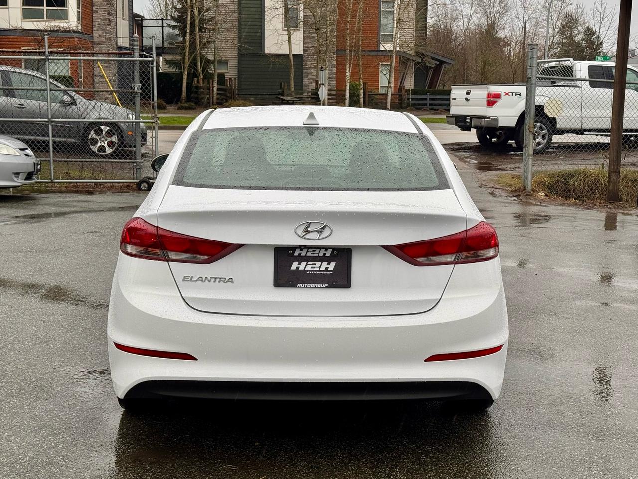 2017 Hyundai Elantra FINANCING AVAILABLE Photo6