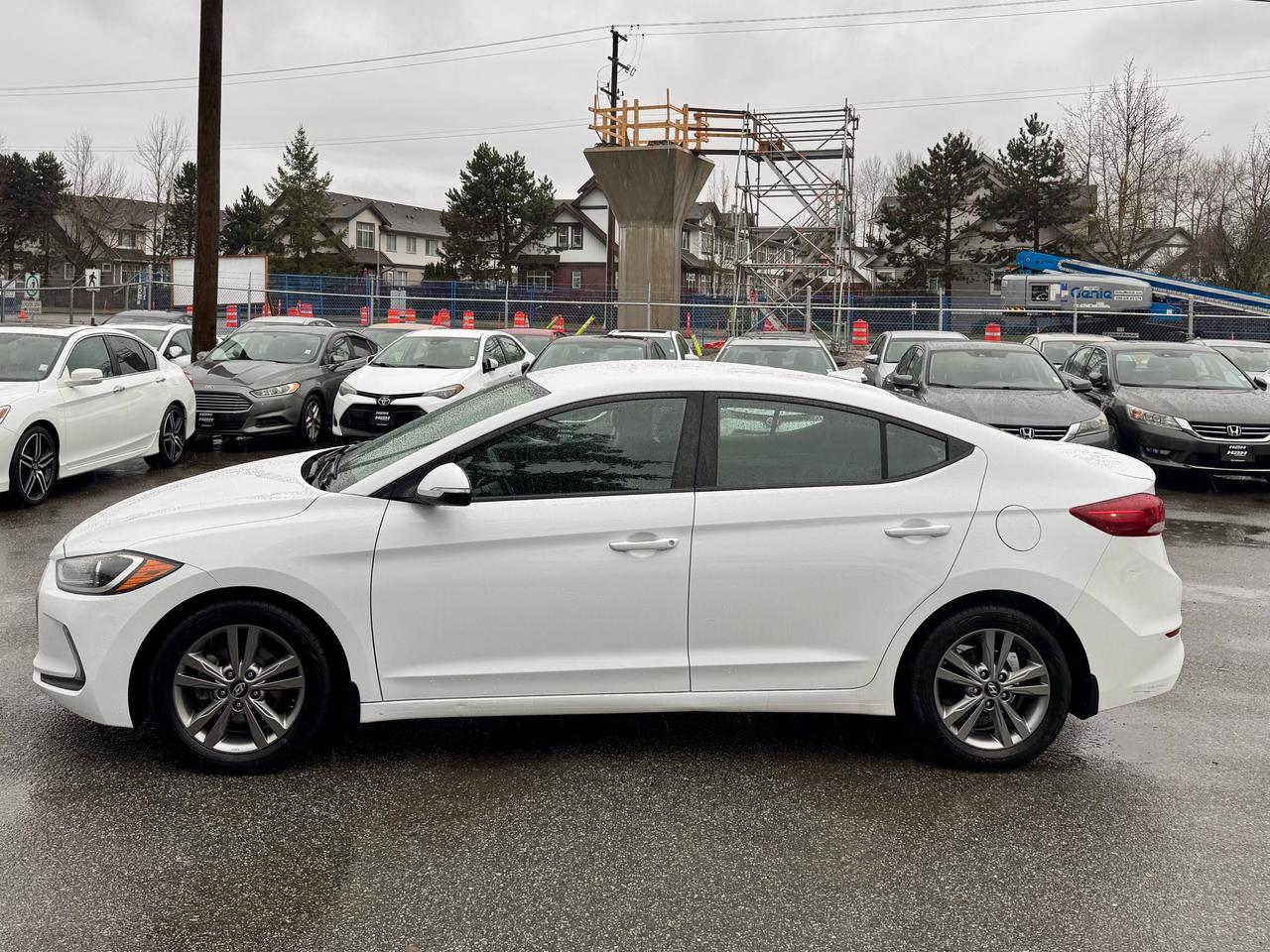 2017 Hyundai Elantra FINANCING AVAILABLE Photo8